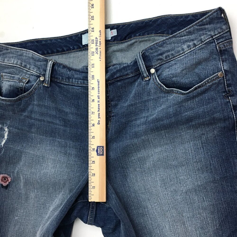 Torrid Women's Skinny Jeans Floral Embroidery Distressed Stretch size 22R - Picture 7 of 10